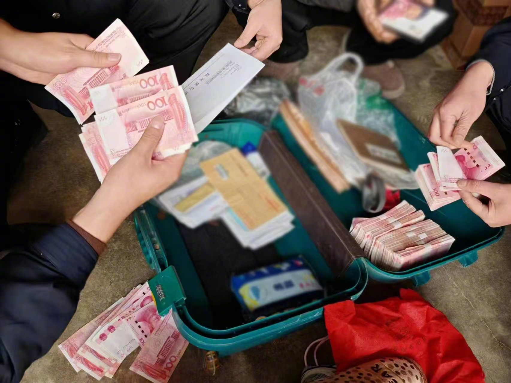 最新带现金几十万能过安检方法分析(最方便真实的巴彦淖尔携带现金过安检有具体规定吗方法)